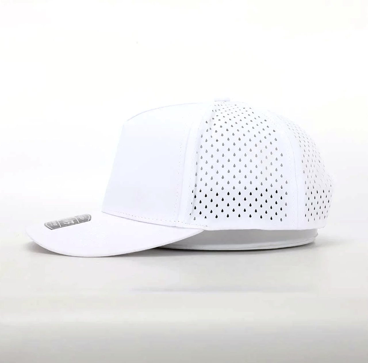 TRUMP MARLIN WHITE PERFORMANCE HAT